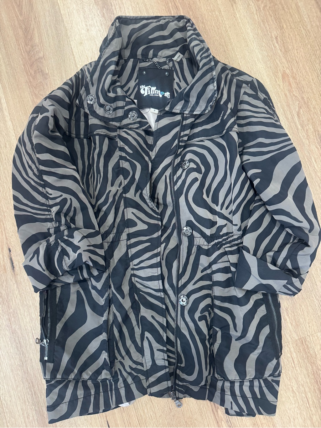 Anorak The Fillmore Black & Gray Zebra-Print Trench Coat In